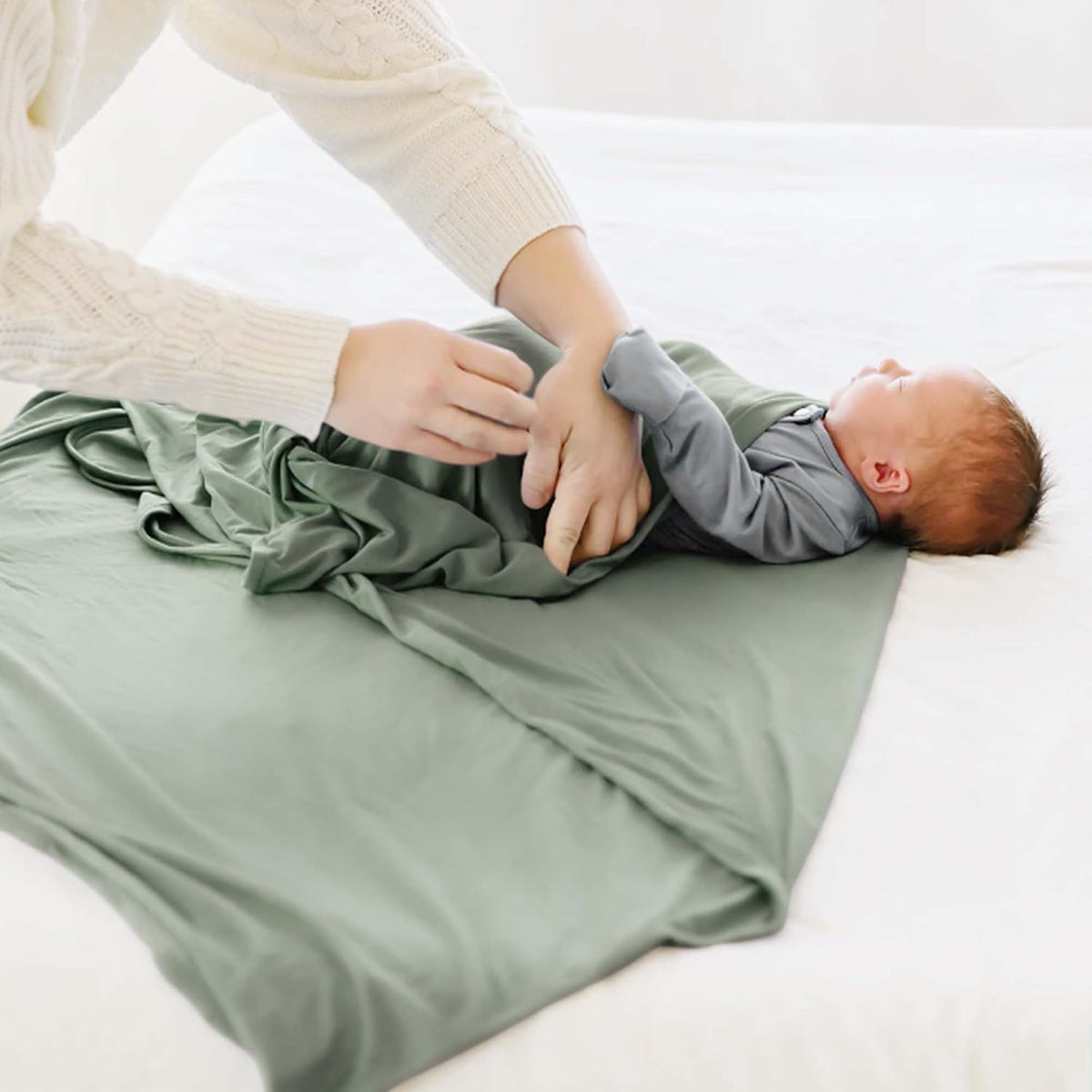 Newborn Swaddle Blanket & Beanie Set, Baby Receiving Blanket
